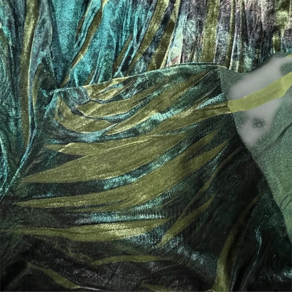 Roz & Ali Iridescent Green Velvet Top Embroidered Dark Fairy Whimsigoth Womens L
